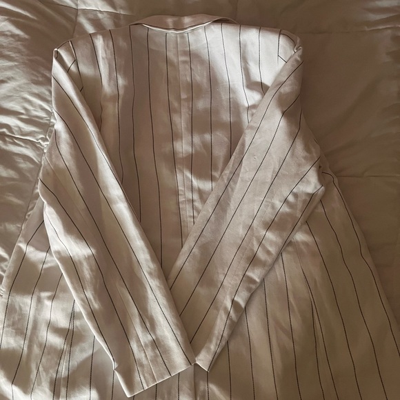 Express pin stripe Blazer Women’s - Picture 3 of 4